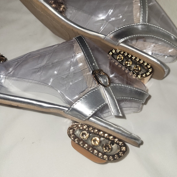 Shoes - Picture 3 of 8